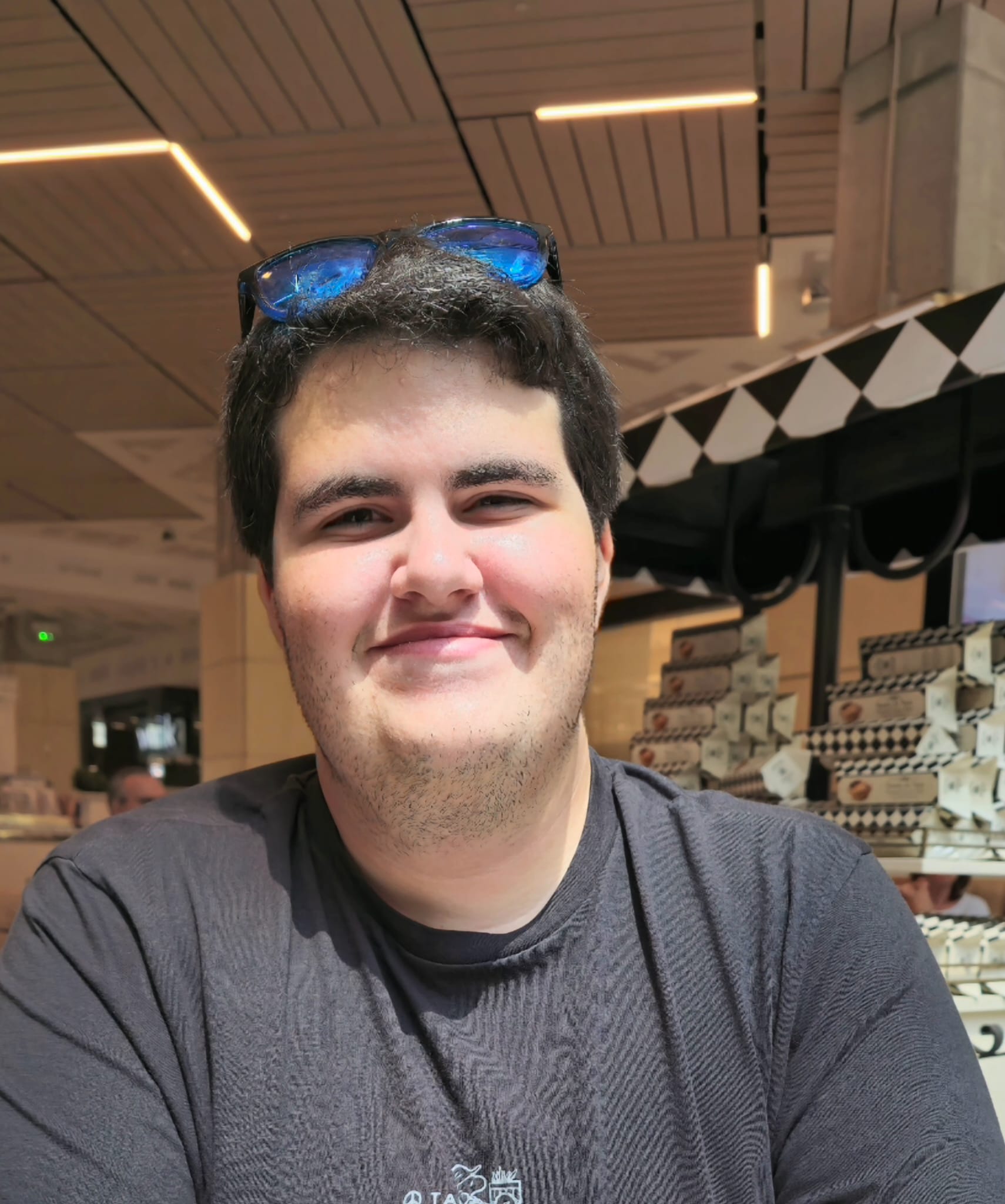 Tomas Almeida - Senior Full Stack Engineer and Fractional CTO